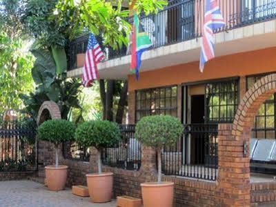 A Knights Rest Guesthouse Pretoria-Noord エクステリア 写真