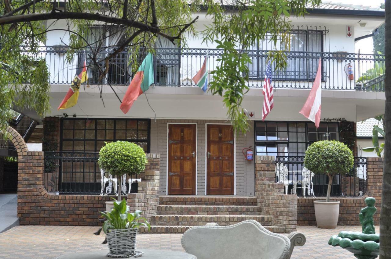A Knights Rest Guesthouse Pretoria-Noord エクステリア 写真